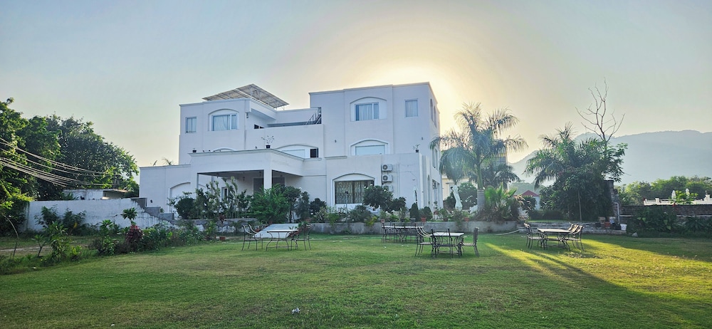 Surya Kothi Resort