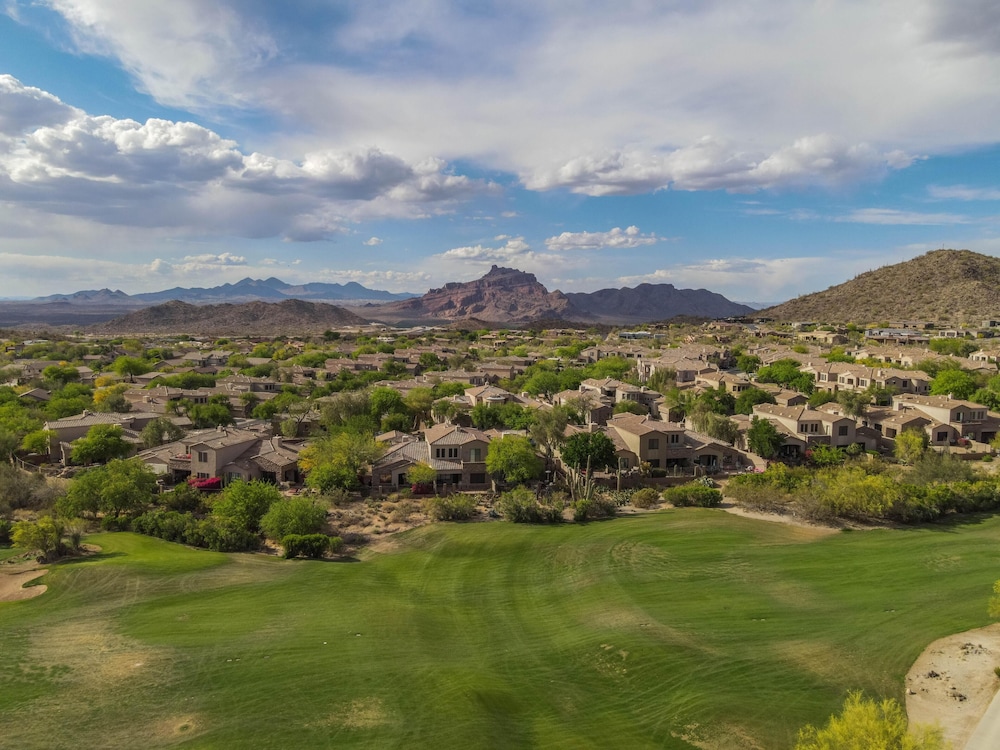 1 Golf Resort Style Home - Pickle Ball Pool Heat 31 day min view 5