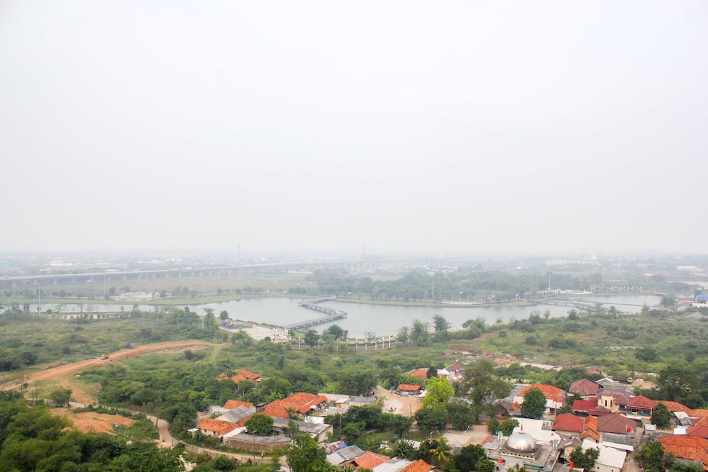 Nice And Comfort 2Br Apartment At Meikarta, Cikarang - 10