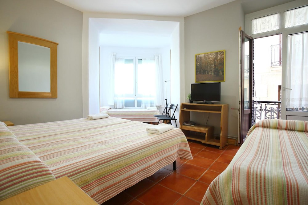 San Sebastian Vacations - Pension San Juan - Property Image 34