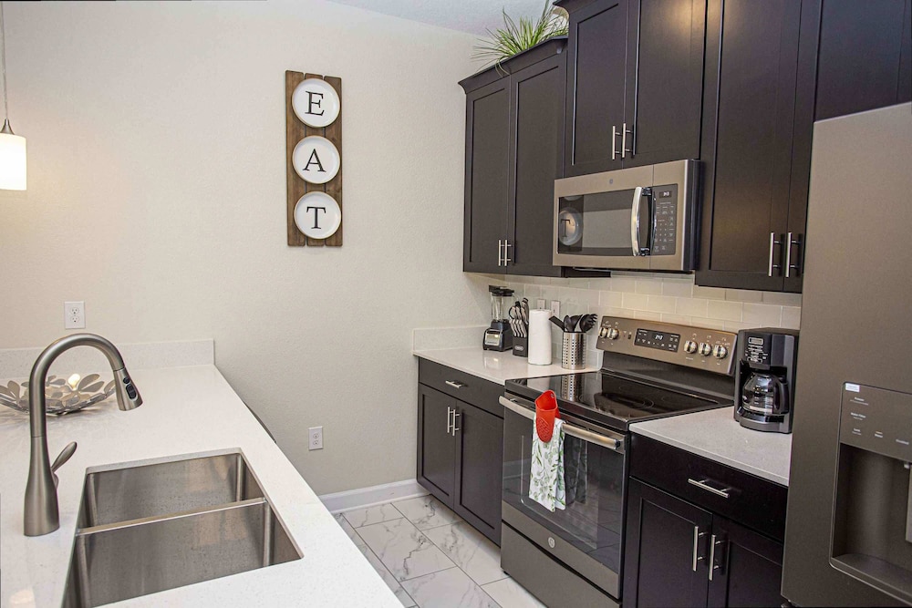 5BR Private Pool Resort Amenities Near Disney