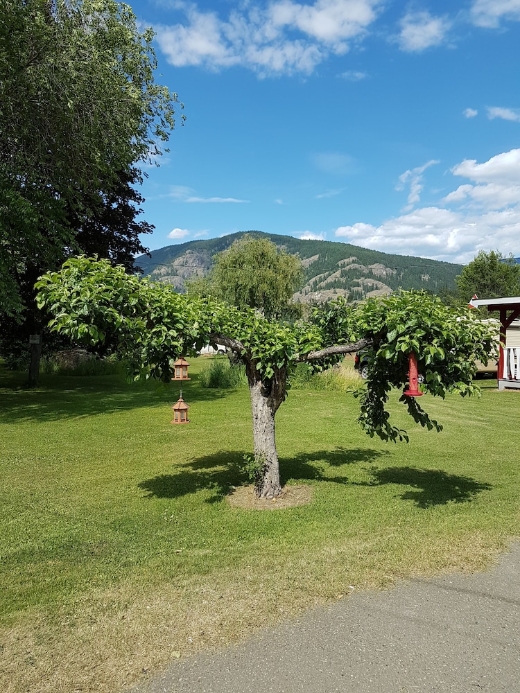 Rivermount Motel Campground and RV Park