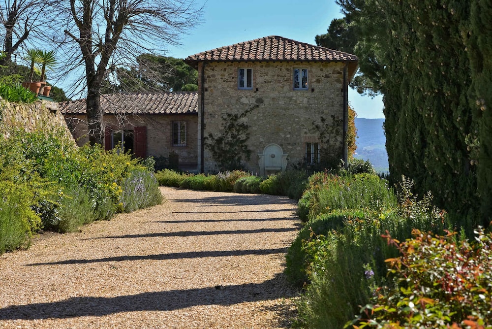 New Historic Tuscany Country House Retreat in a Vineyard Near Siena Villa Chiantissimo