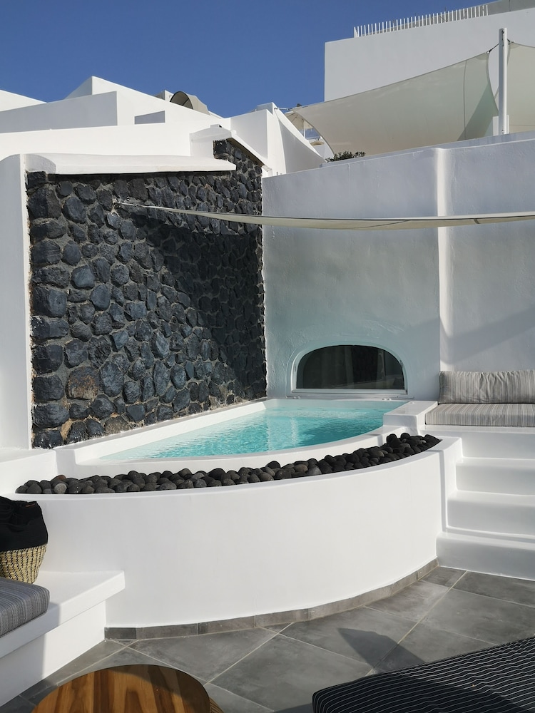 Olea Cave House