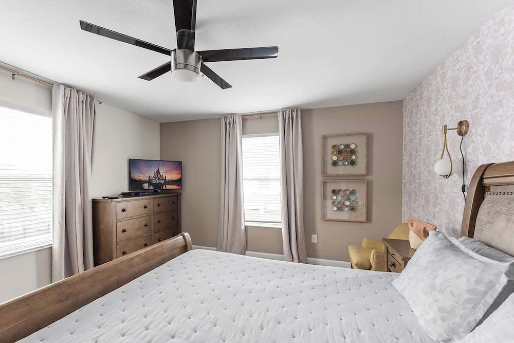 5BR Themed Bedrooms at Storey Lake