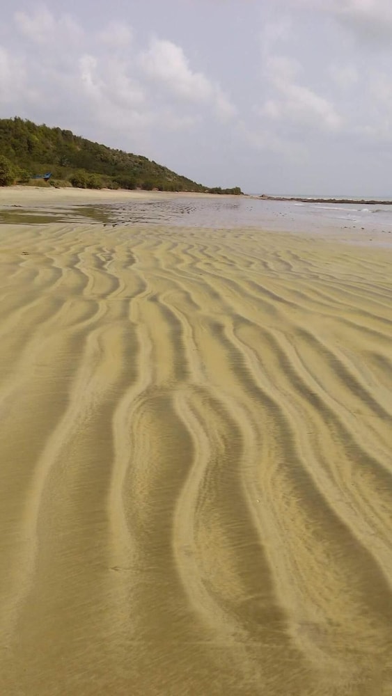 Abuesi Beach Resort