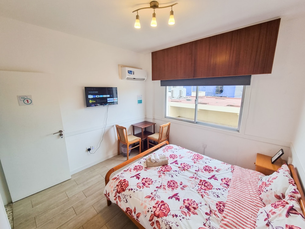 Hotel Gardenrooms Larnaca - Image 1
