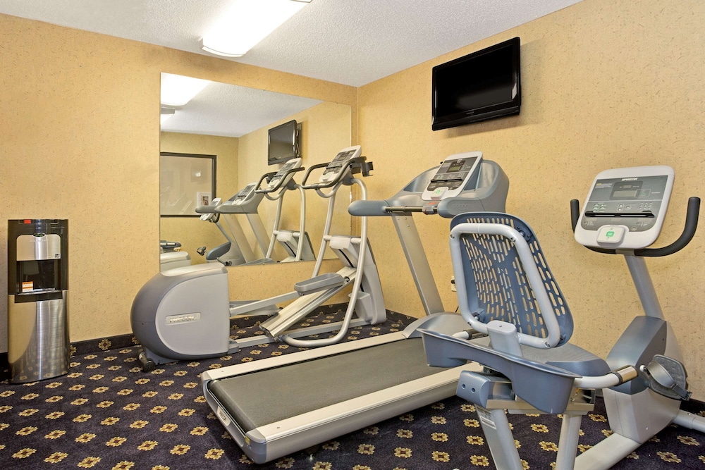 Hawthorn Extended Stay by Wyndham Cincinnati/Sharonville - Property Image 10