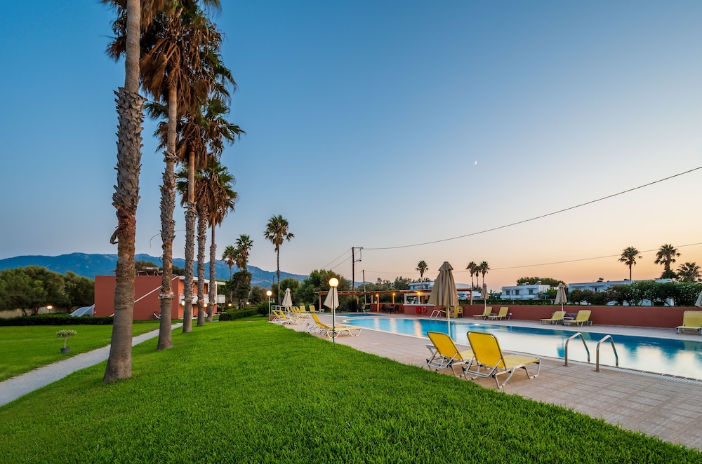 Jonathan Studio Apartments