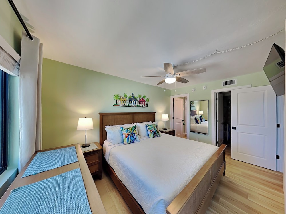 Seaside 3 by Distinctive Beach Rentals