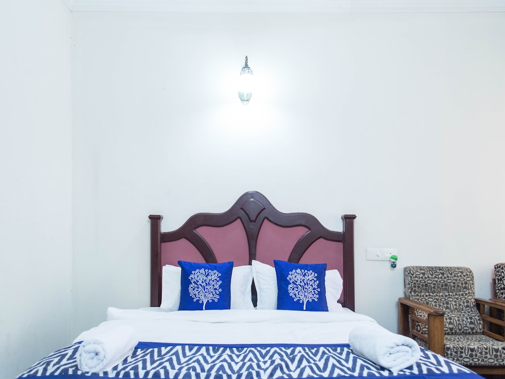 OYO 5237 Island Lake Resort