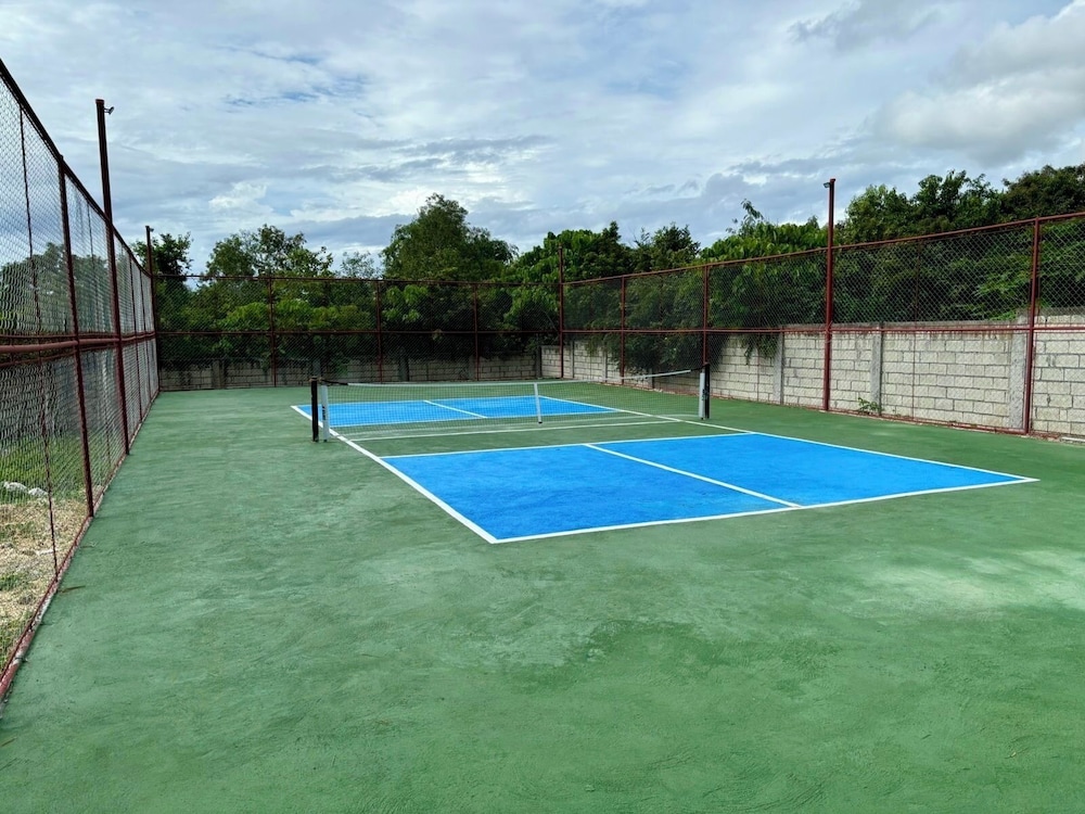 Shas Resort