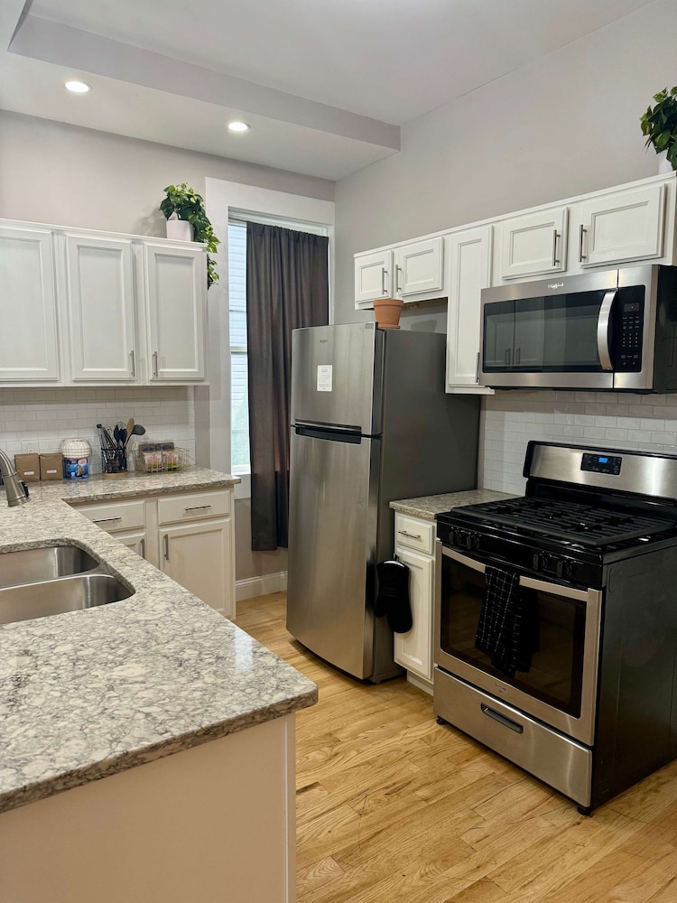 Short North Prime Location Free Parking