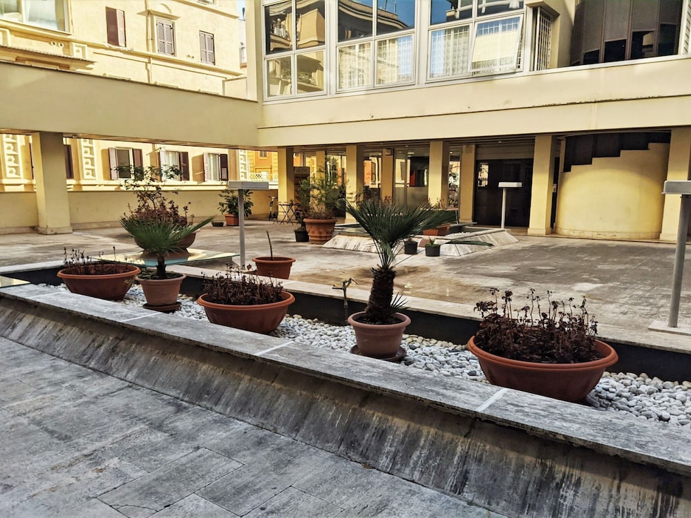 Snug Apartment in Roma near San Giovanni Train Station