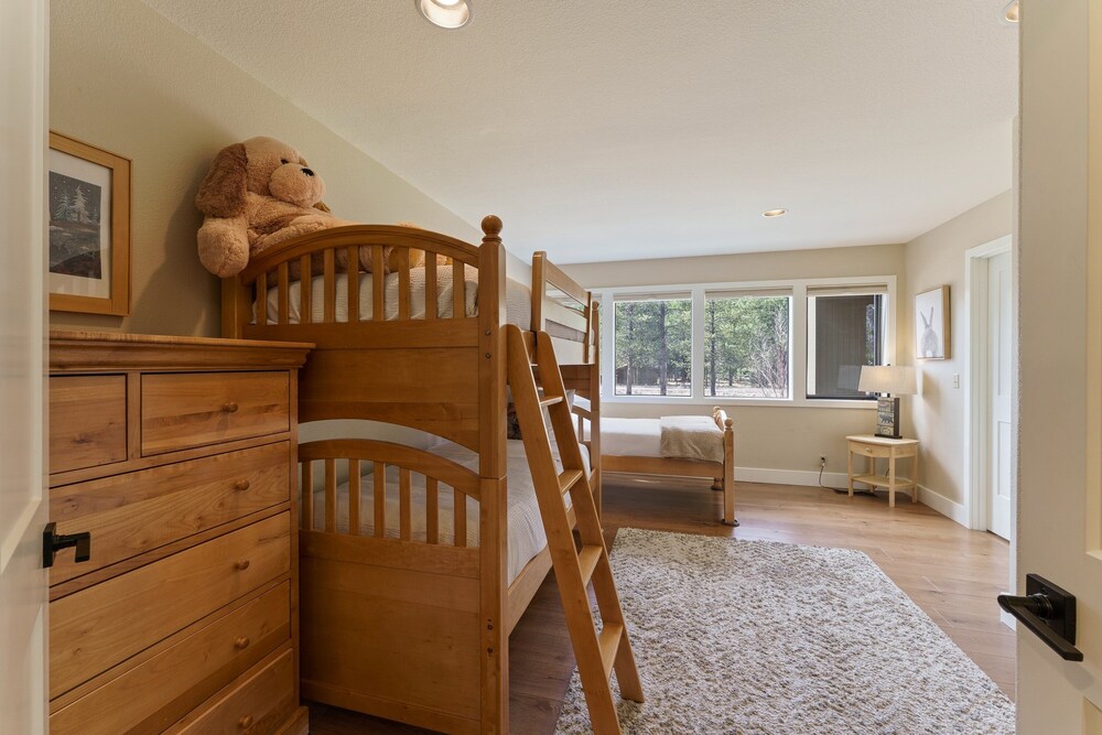 20 Aspen Lane 5 Bedroom Home