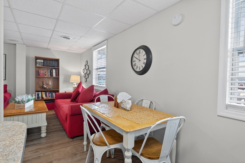 Coastal Retreat Steps From Private Beach 2 Bedroom Apts