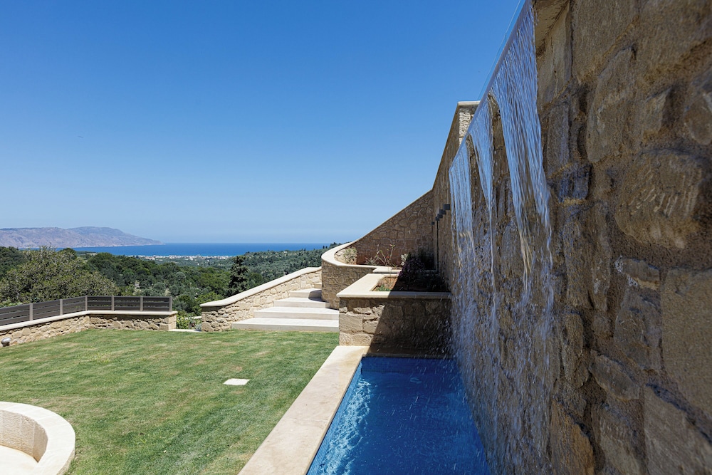 Vardina Villa
