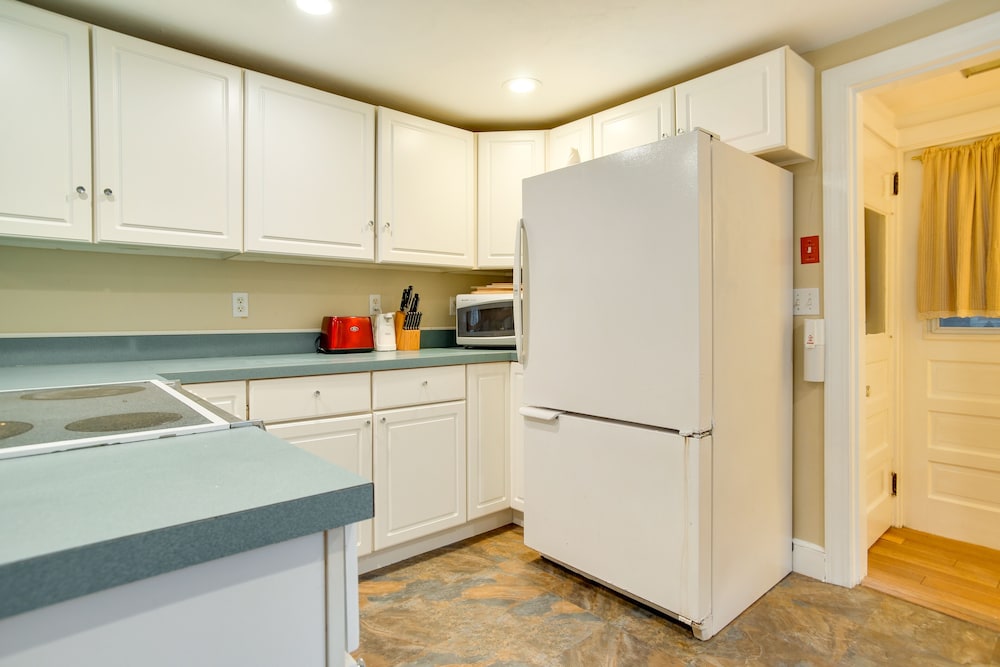 1 Mi to Marina: Hyannis Home w/ Furnished Deck