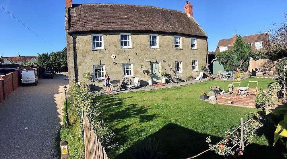Lodbourne Farmhouse