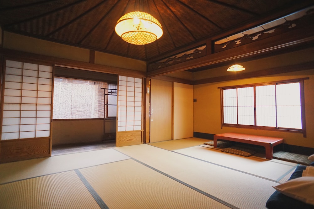 Gojo Guest House - Hostel