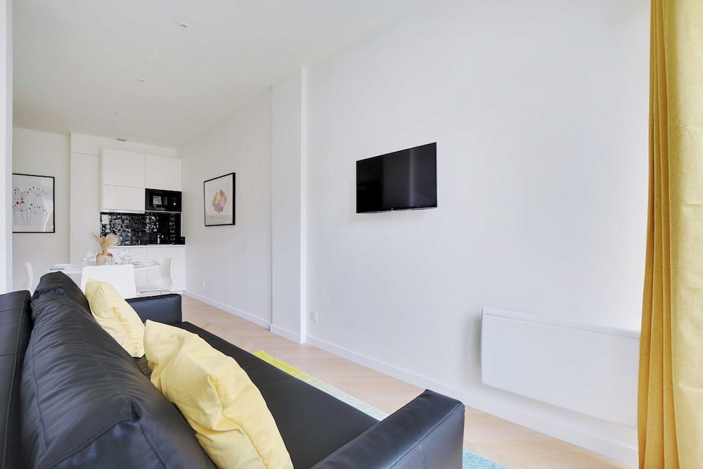 Apartment for 4 Person in Nanterre
