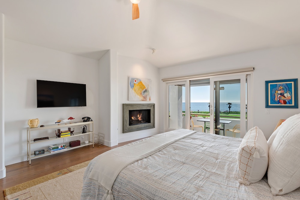 Shoreline Park House view 3
