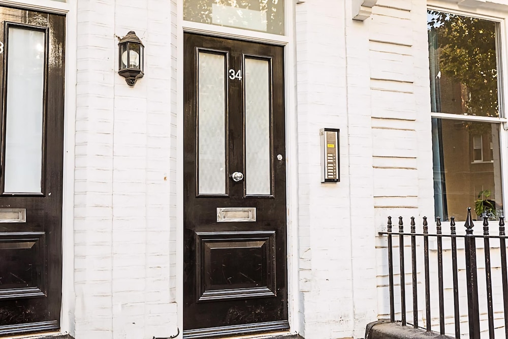 Elegant 3 bed Apartment in Earls Court