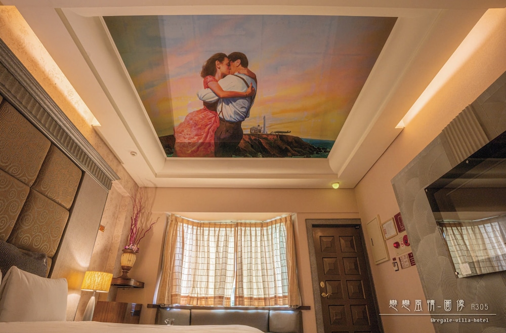 Regale Villa Hotel