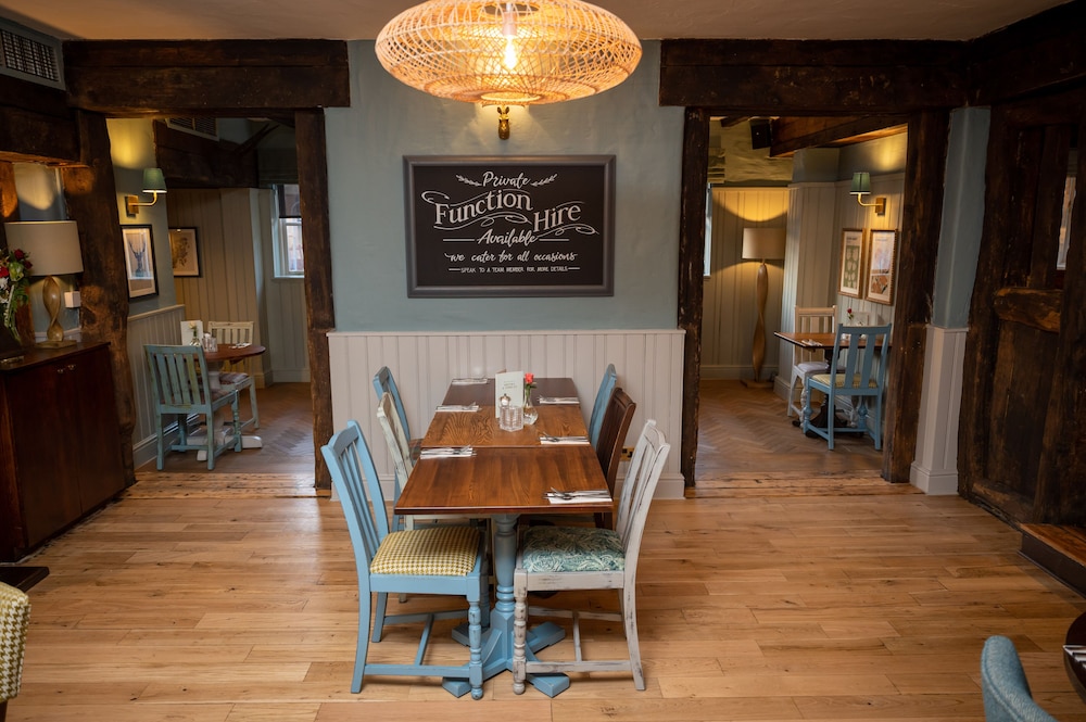 Berkshire Arms by Chef and Brewer Collection