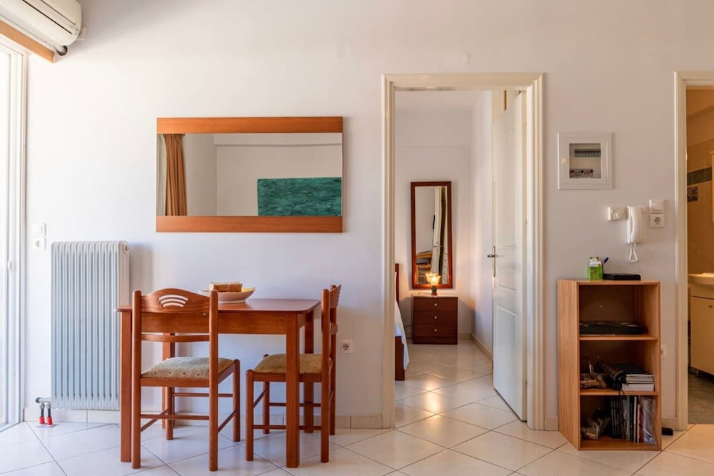 Comfy Beach Flat 10min to the City Center