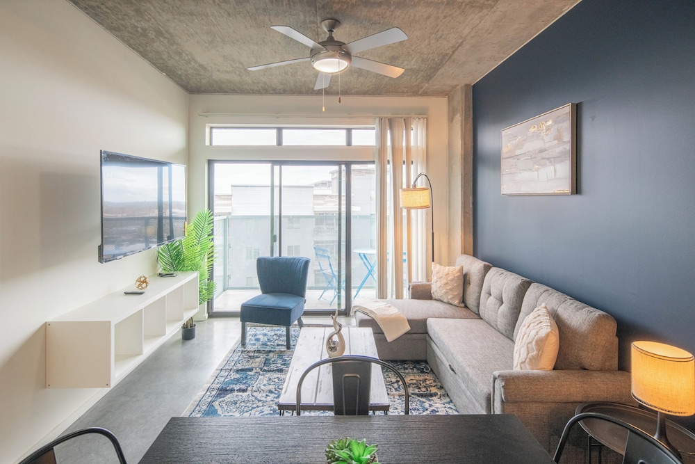 ROVE LIVING/KL - Roosevelt Point