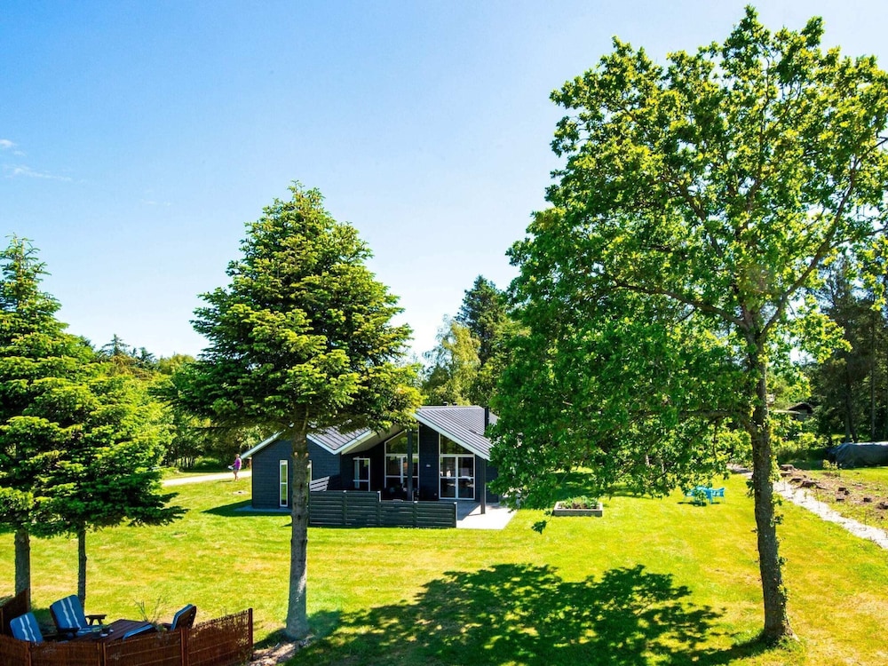 6 Person Holiday Home in Logstor
