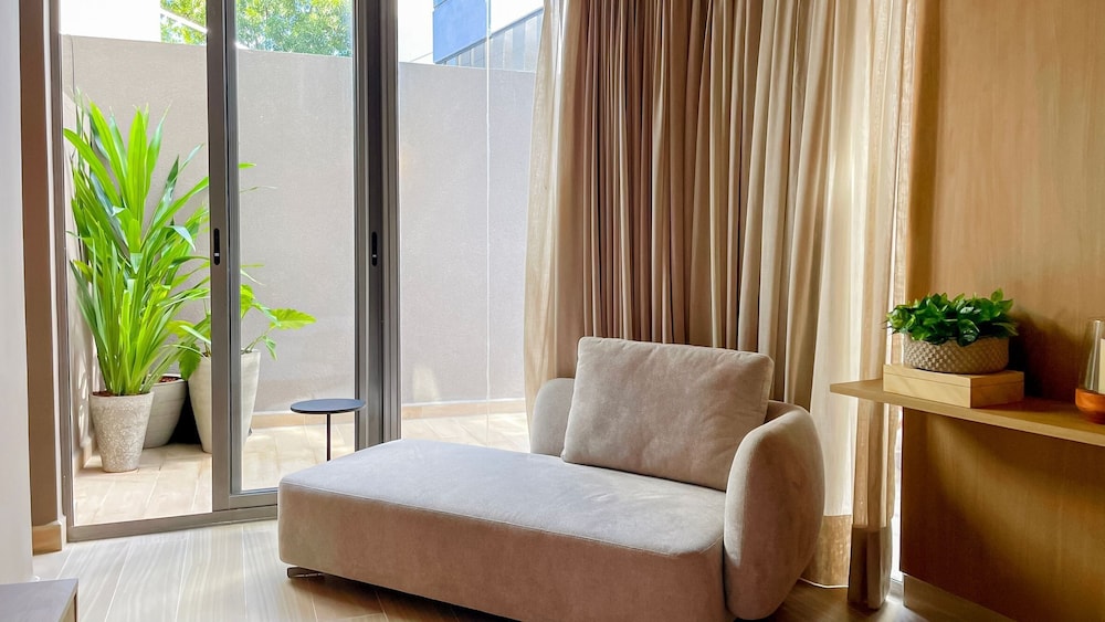 Yacht - by Setai Apartaments