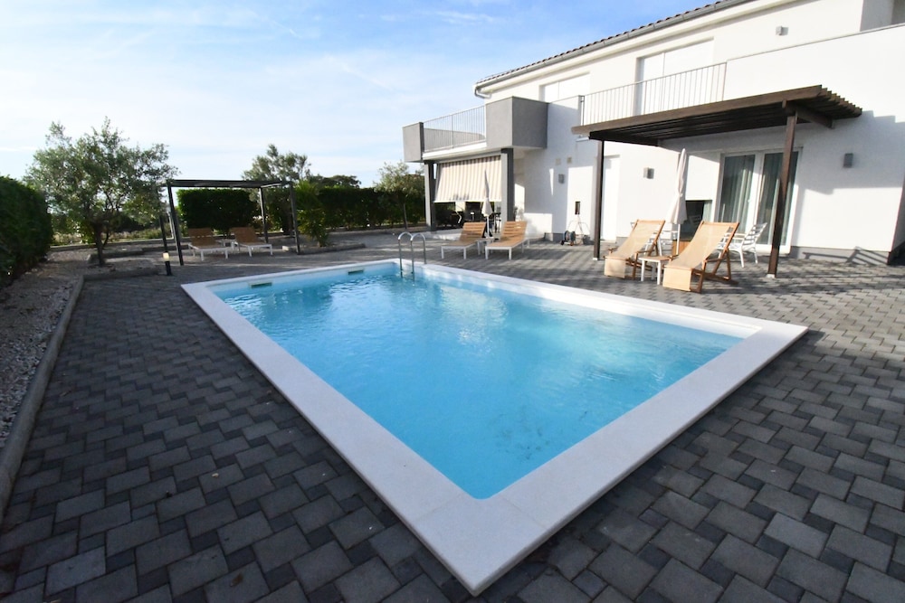Luxury Escape With Swimming Pool & Modern Design