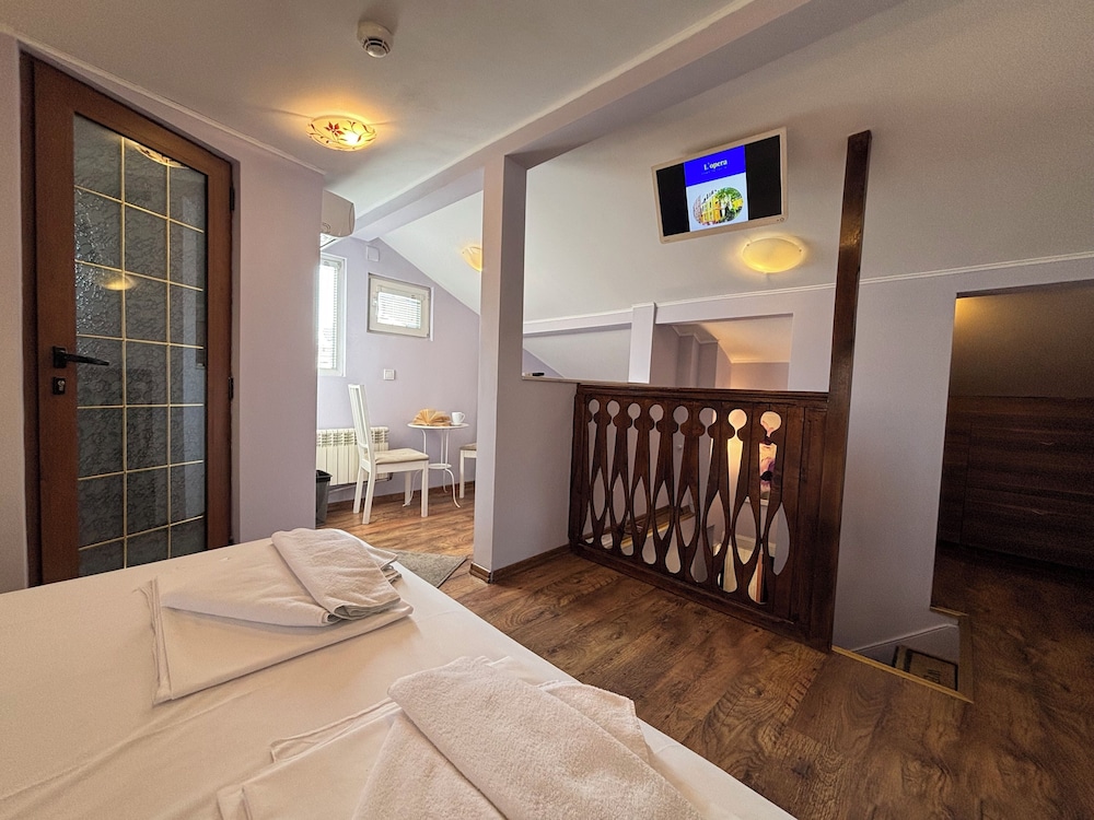 Lopera Guest House
