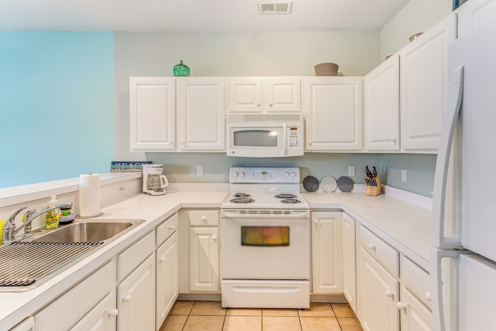 1 Mi to Beach: Family Condo in North Myrtle Beach!