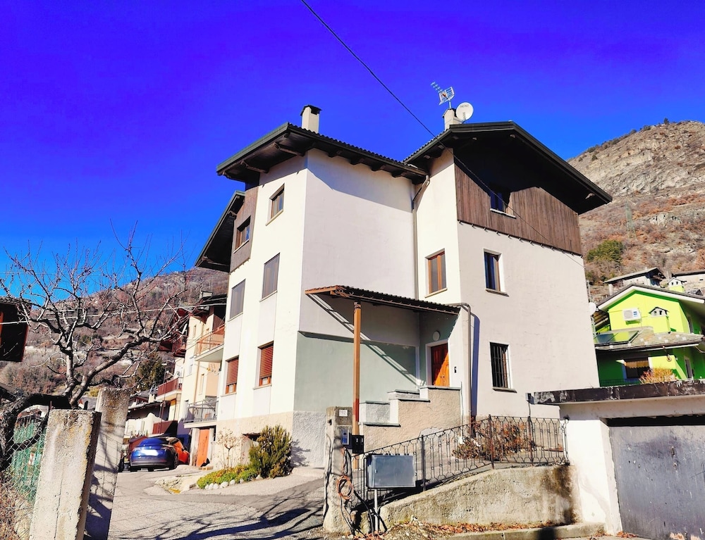 Quiet Two-room Apartment With Parking Space - Casa Montan