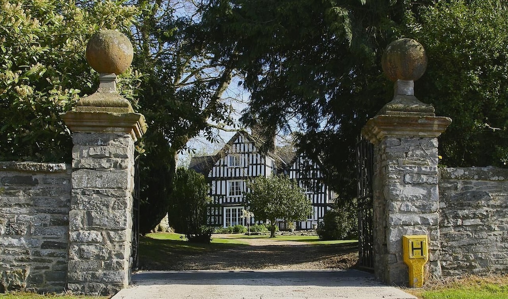 Rorrington Hall