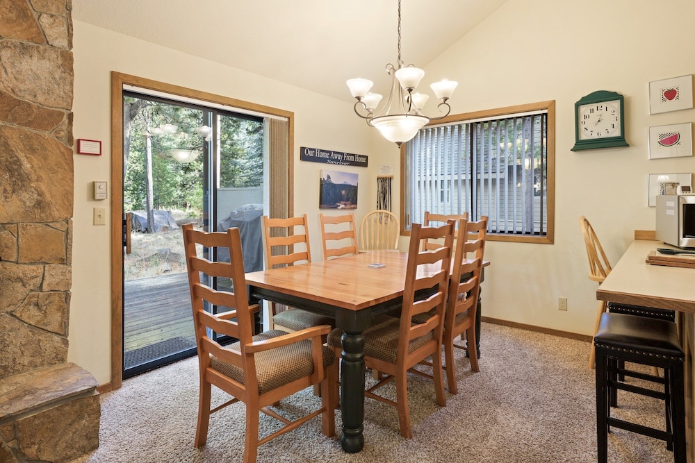 Blue Goose 16 4 Bedroom Home