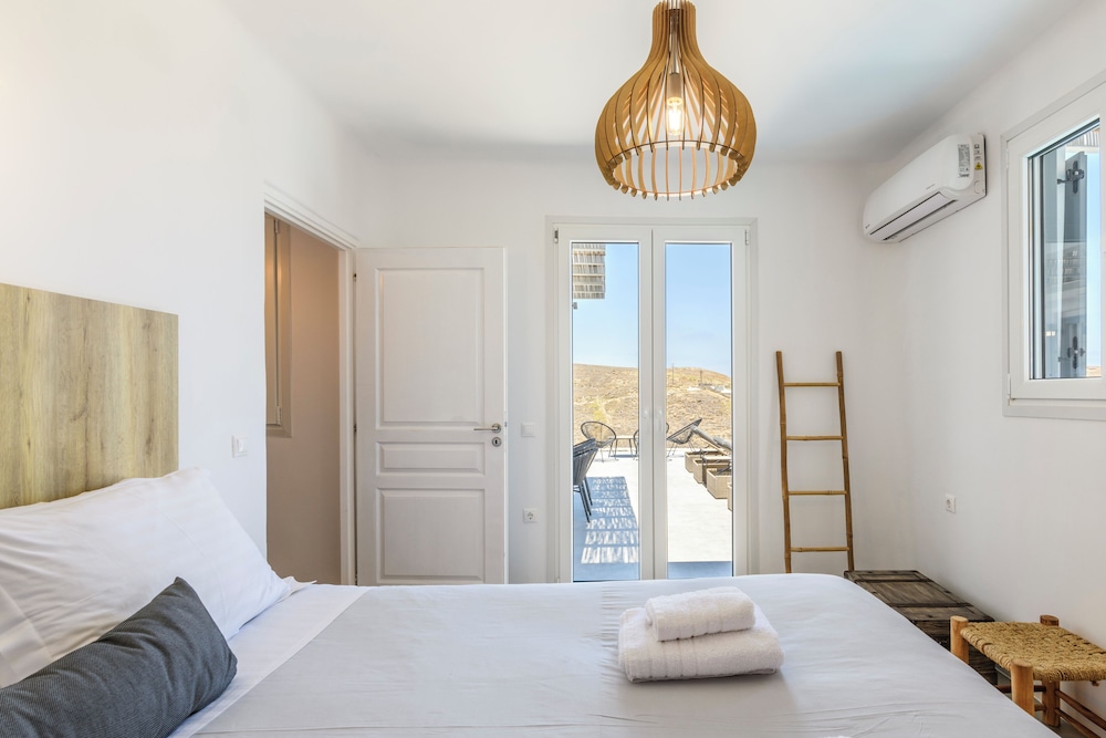 Mykonist Merchia Beach Villas & Suites