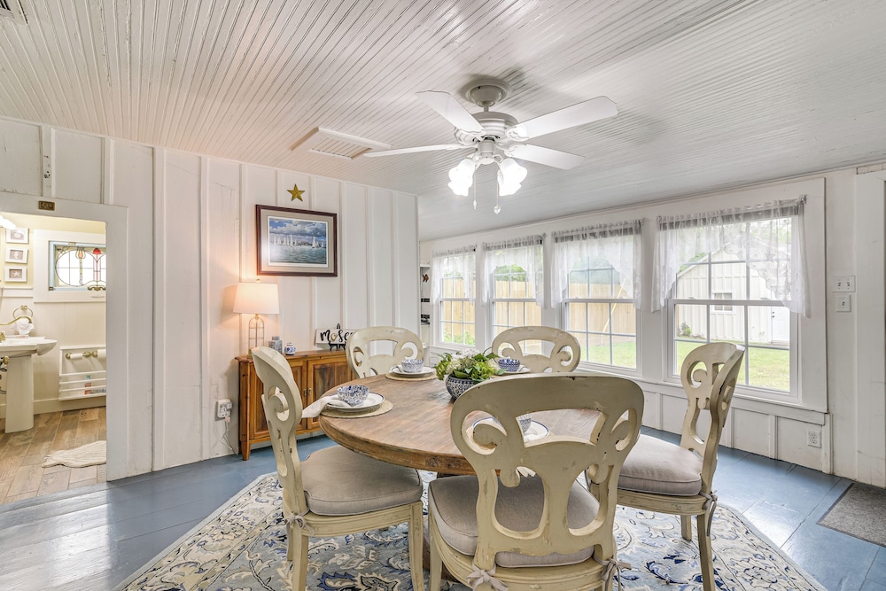 Galveston Bay Retreat: Historic La Porte Home!
