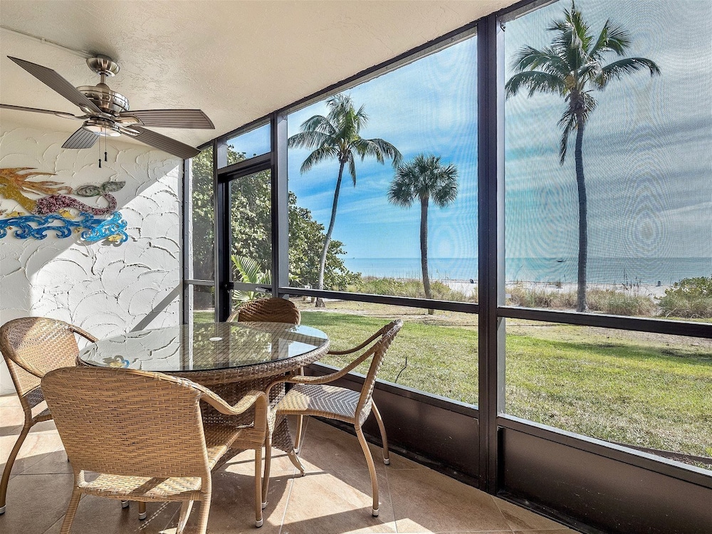 Pointe Santo Condos by Dream Vacation Rentals