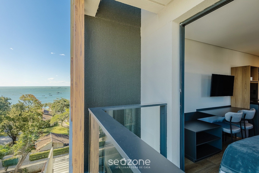 Studios With Side Sea View at Penha Spot PSO - L