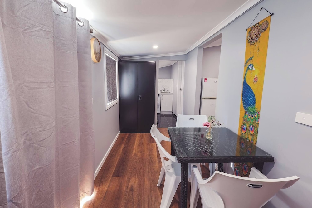 Cozy Family Home in Long Gully, Perfect for Relaxation