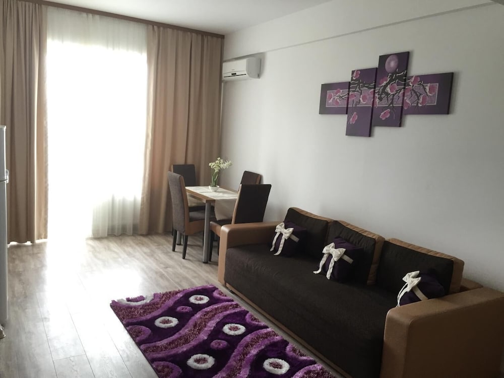Chic Sea View Apartment Mamaia