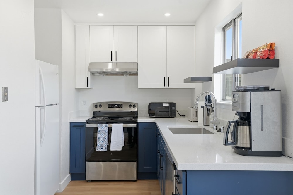 Modern 2br Unit W/ Covered Parking In Santa Clara 2 Bedroom Apts