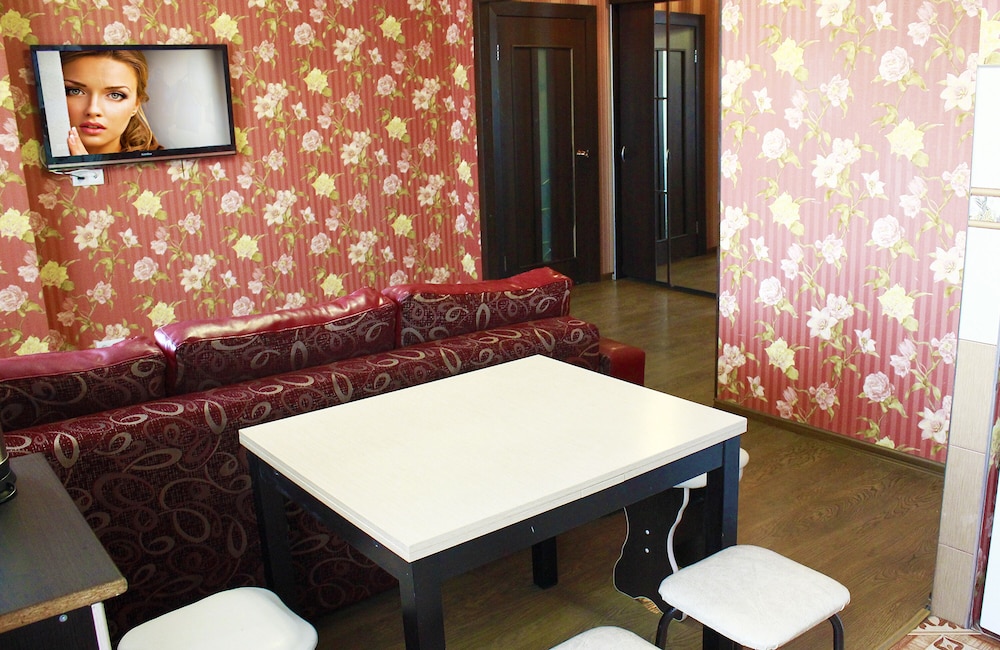 Dobrye Sutki Apartment on Sovetskaya 214 view 4