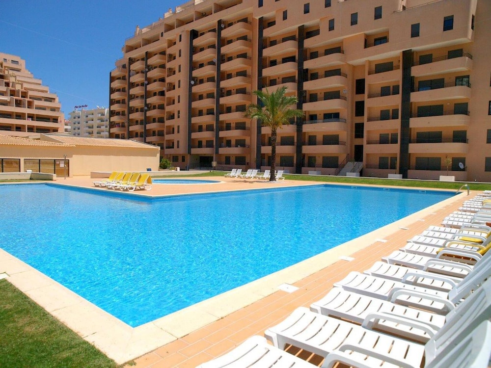 05 in Portim o With 1 Bedrooms and 1 Bathrooms