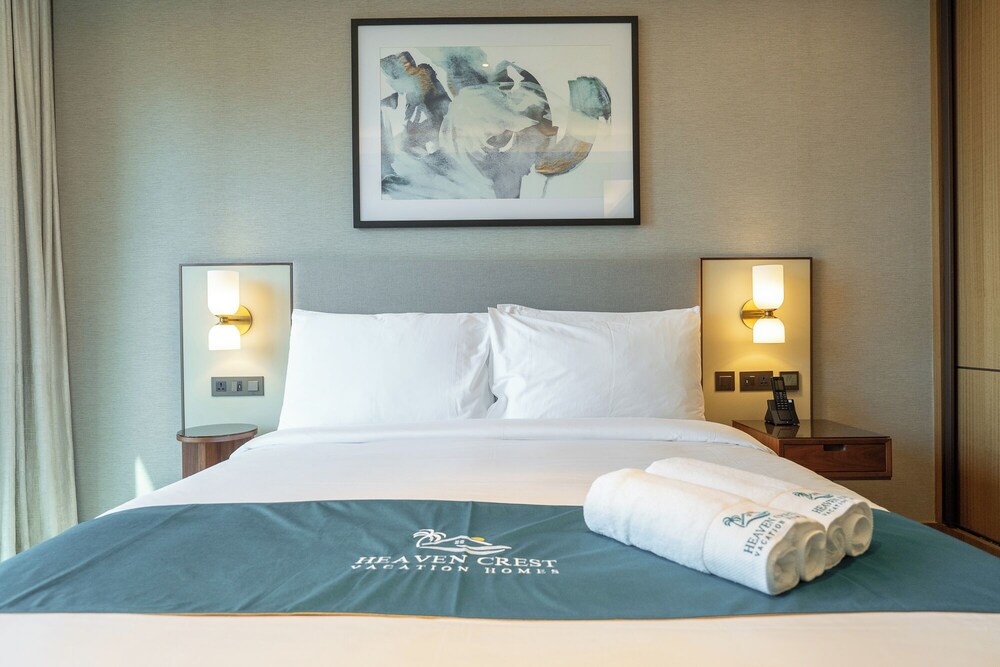 Address Residences Dubai Opera - Burj Khalifa City Views 2 & 3-Bedroom Apartment 1 minute walk to Burj Khalifa, Dubai Mall, Dubai Fountain by Heaven Crest