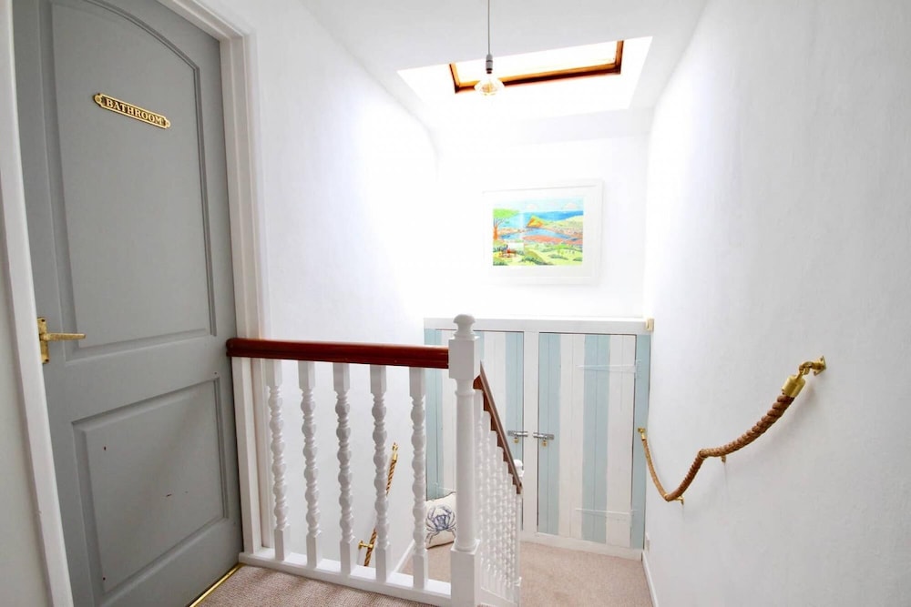 Crab Shack Apartments - Stylish Back Beach Duplex Apartment